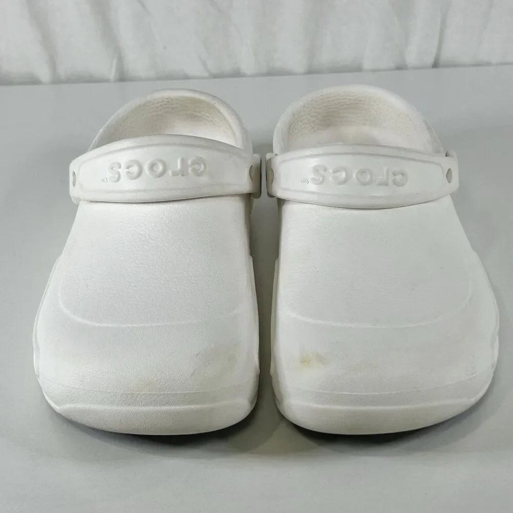 CROCS Bistro Work Clogs Mens 6 Women’s 8 White Slip-Resistant Shoes